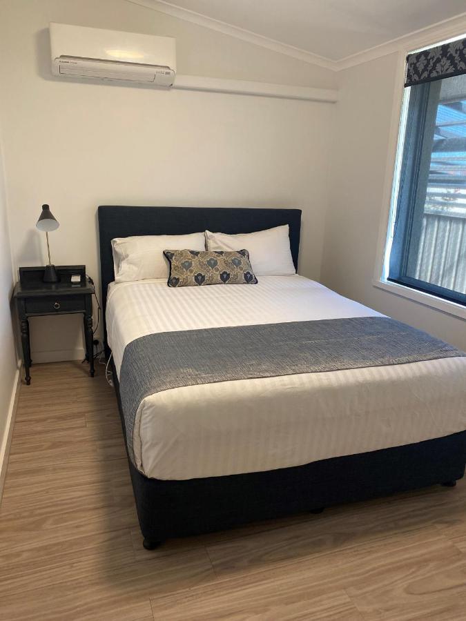 New England Motor Lodge Glen Innes Extérieur photo